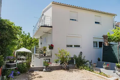 Vrt u objektu Apartment Ella