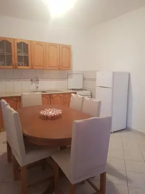 Kuhinja ili čajna kuhinja u objektu Apartmani Storić