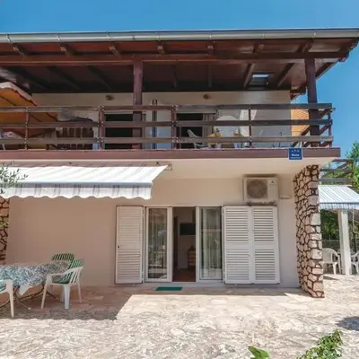 Two-Bedroom Apartment In Jadrija