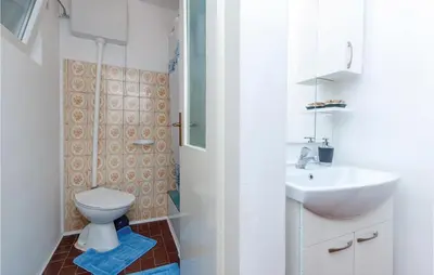 Kupaonica u objektu Two-Bedroom Apartment In Jadrija