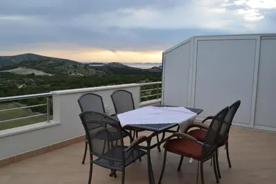 Pogled na planine ili pogled na planine iz apartmana