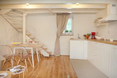 Kuhinja ili čajna kuhinja u objektu Apartman Brunela-free parking