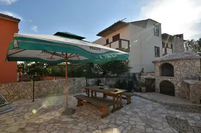 Tlocrt objekta Apartmani Nataša Nino Jezera, Murter
