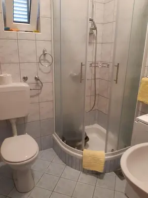 Kupaonica u objektu Apartments Jurkovic