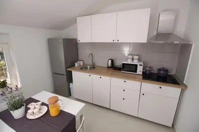 Kuhinja ili čajna kuhinja u objektu Apartment Lavanda ****