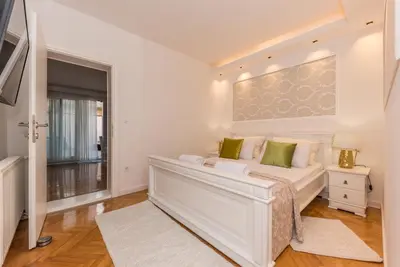 TV i/ili zabavni centar u objektu Apartmani Julija