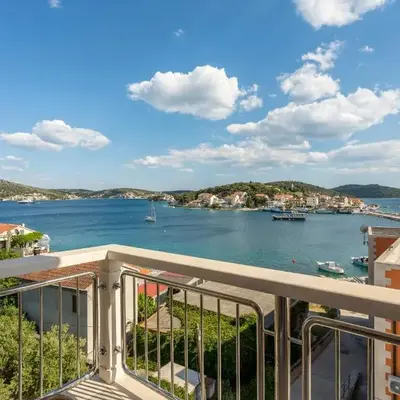 Flores Luxury Suites