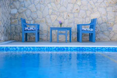 Bazen u objektu Apartments Modri Dragulj ili u blizini