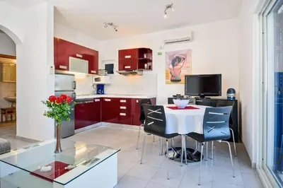 Kuhinja ili čajna kuhinja u objektu Apartments Modri Dragulj