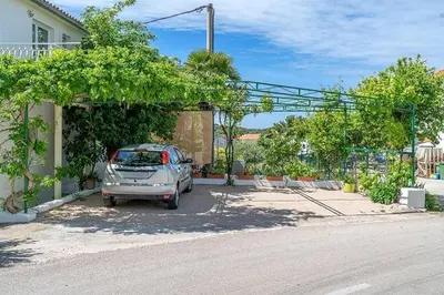 Vrt u objektu Sunshine Apartment Sovlje