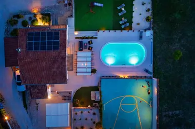 Bazen u objektu Villa Plenča - heated pool ili u blizini