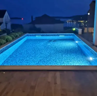 Bazen u objektu Croatica Suites Podsolarsko ili u blizini