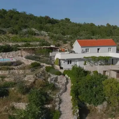B&B On The Rocks