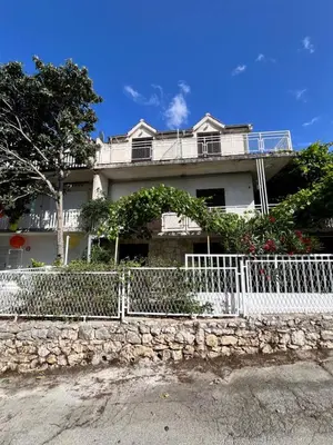 Zgrada u kojoj se nalazi apartman
