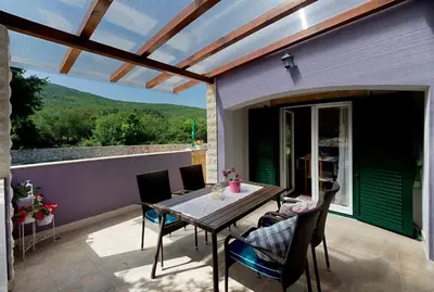 Pogled na planine ili pogled na planine iz vikendica