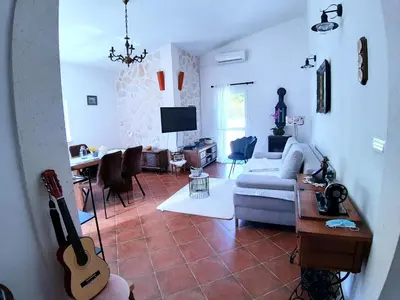 TV i/ili zabavni centar u objektu Relaxing Dalmatian house in village