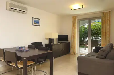 TV i/ili zabavni centar u objektu Apartment Sunny terrace