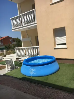 Bazen u objektu Apartmani Ivan V RELAX ili u blizini