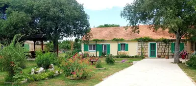 Vrt u objektu Village House Fafarinka - close to Krka National Park