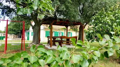 Vrt u objektu Village House Fafarinka - close to Krka National Park