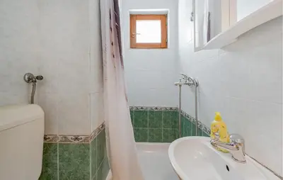 Kupaonica u objektu One-Bedroom Apartment In Primosten