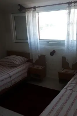 Krevet ili kreveti u jedinici u objektu Apartments by the sea Prvic Luka, Prvic - 13845