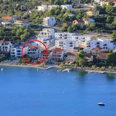 Apartments and rooms by the sea Grebastica