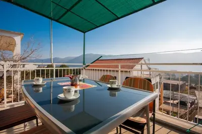 Pogled na planine ili pogled na planine iz apartmana