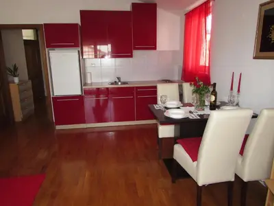 Kuhinja ili čajna kuhinja u objektu Apartments with a parking space Vodice - 13997