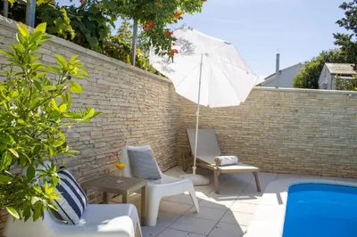 Bazen u objektu Apartments & rooms Stella Adriatica ili u blizini