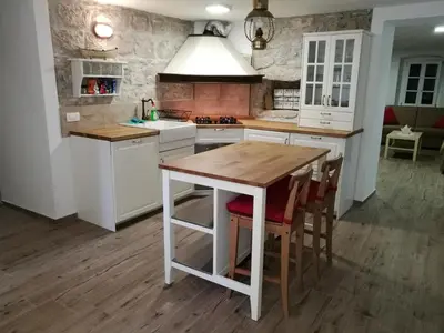 Kuhinja ili čajna kuhinja u objektu Villa Lantina