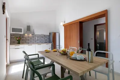 Kuhinja ili čajna kuhinja u objektu Seaside family friendly house with a swimming pool Razanj - Rogoznica - 13738