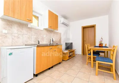 Kuhinja ili čajna kuhinja u objektu Apartments Iva