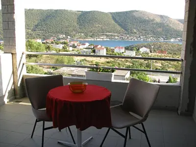 Pogled na planine ili pogled na planine iz apartmana