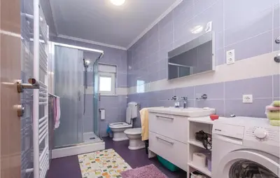 Kupaonica u objektu Four-Bedroom Apartment In Sibenik