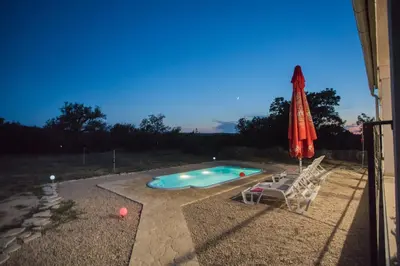 Bazen u objektu Holiday home with pool Kristal ili u blizini