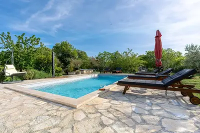 Bazen u objektu Villa Stone Medal ili u blizini