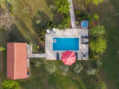 Bazen u objektu Villa Stone Medal ili u blizini