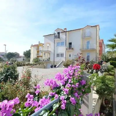 Apartments Mara
