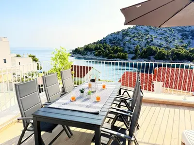 Pogled na planine ili pogled na planine iz vila
