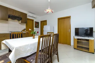 Kuhinja ili čajna kuhinja u objektu Apartments Karmela