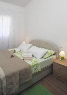 Krevet ili kreveti u jedinici u objektu Apartments by the sea Razanj, Rogoznica - 14357