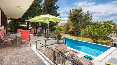 Bazen u objektu Villa Amalia ili u blizini