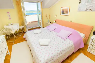 Krevet ili kreveti u jedinici u objektu Apartments with WiFi Sibenik - 14387