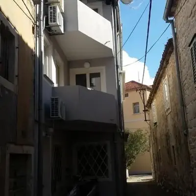 Apartments by the sea Tisno