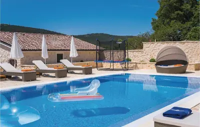 Bazen u objektu Pet Friendly Home In Dubrava ili u blizini