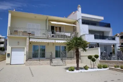 Zgrada u kojoj se nalazi apartman