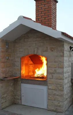 Oprema za roštilj dostupna gostima apartmana