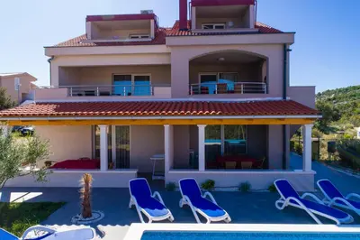 Bazen u objektu Villa Second-Home ili u blizini