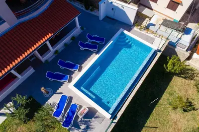 Bazen u objektu Villa Second-Home ili u blizini